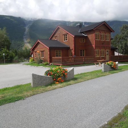 Отель Skjak Turistheim Экстерьер фото