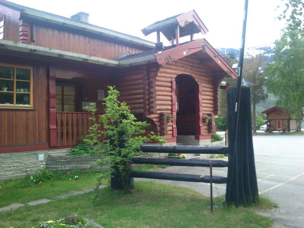 Отель Skjak Turistheim Экстерьер фото